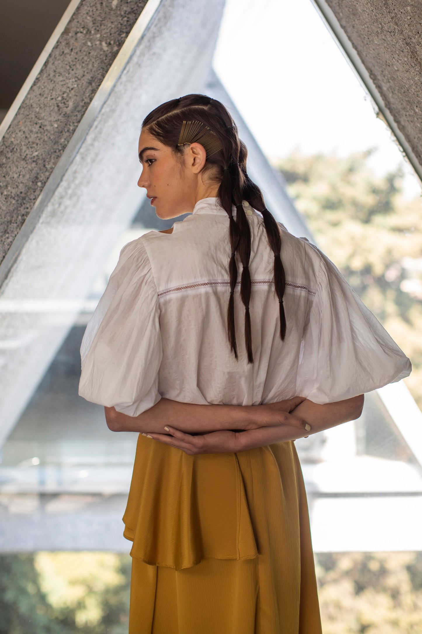Volume sleeve blouse