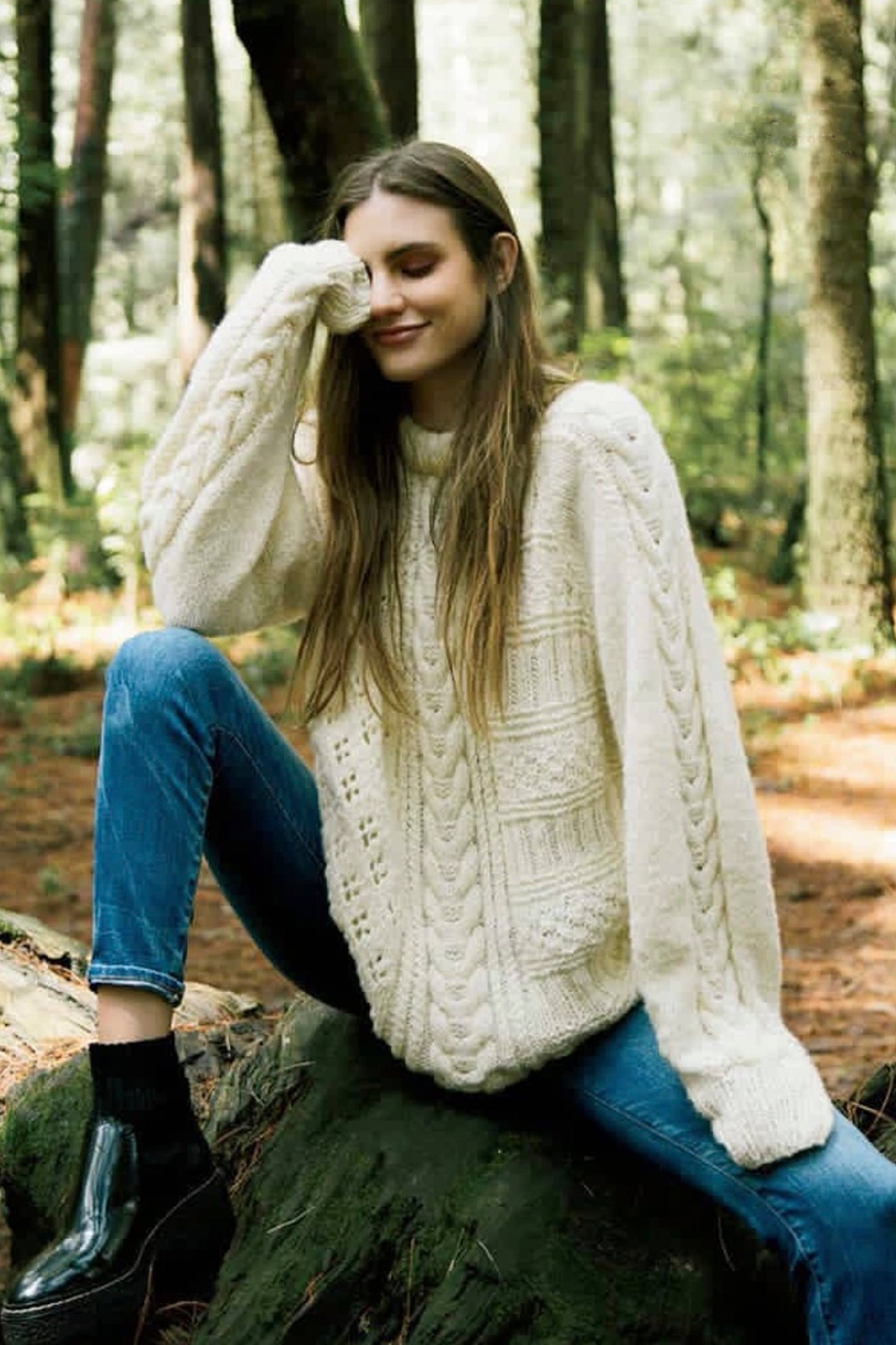 Crew neck hand knitted sweater